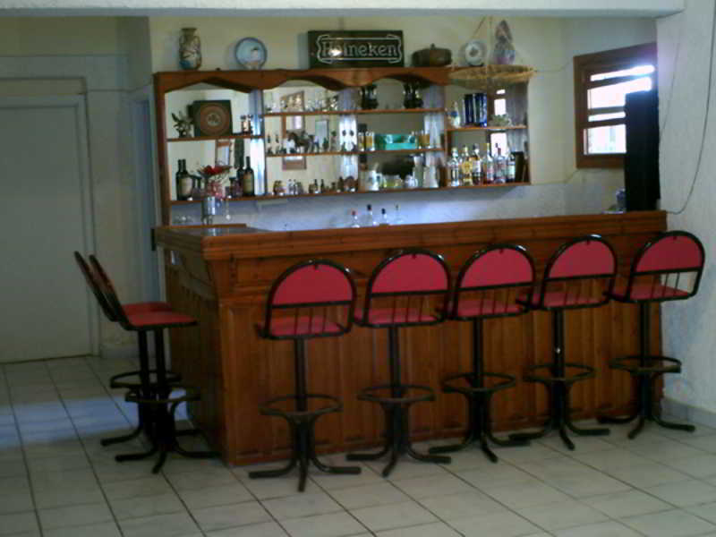 Yiannis Ηotel Foinikion Bagian luar foto