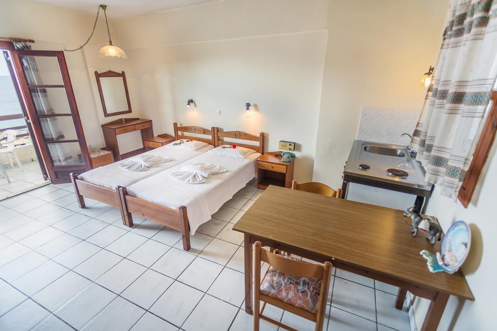 Yiannis Ηotel Foinikion Bagian luar foto
