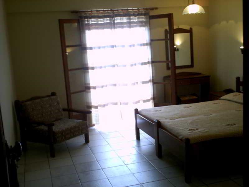 Yiannis Ηotel Foinikion Bagian luar foto